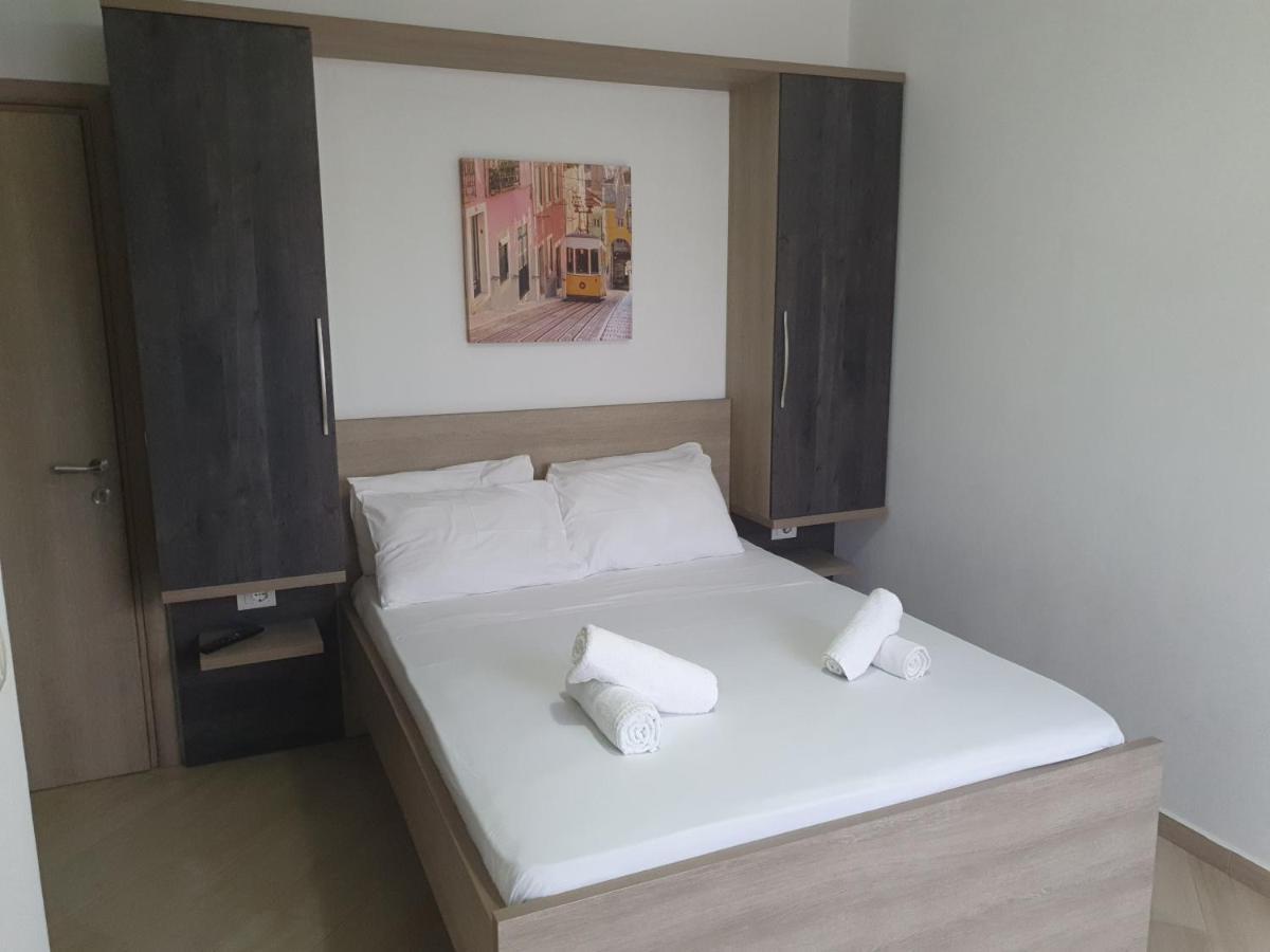 Soare Hotel Ksamil Exterior photo